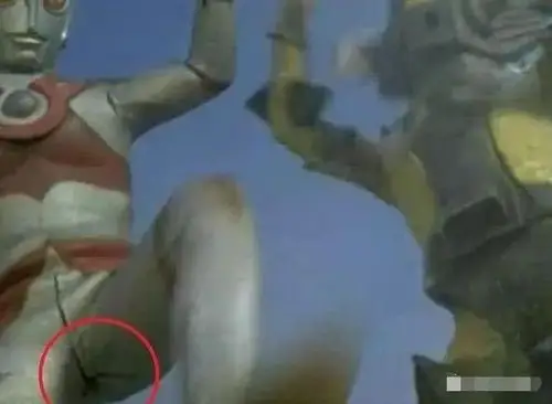 【搞笑】每日一乐:史上最尴尬的穿帮剧情