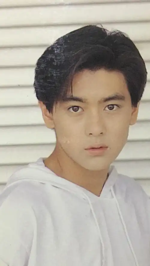 46岁林志颖现在看来跟18岁没区别,岁月在他脸上看不到任何痕迹,曾经和