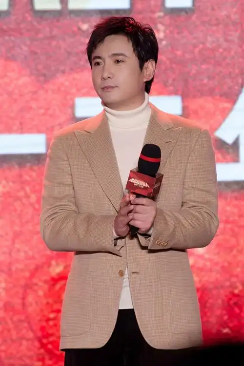 沈腾变嫩了,颜值和10年前差不多,网友:一股奶香味