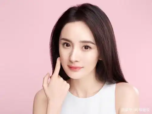 杨幂发博吐槽:"鳄鱼没有心!" 鳄鱼:我招谁惹谁了