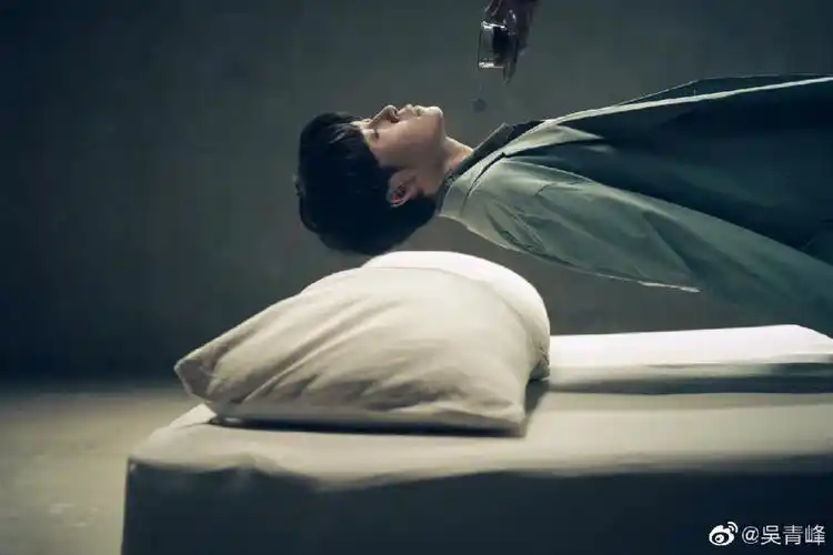 图源:吴青峰微博#吴青峰  #吴青峰新专辑马拉美的星期二  #宝藏男孩吴