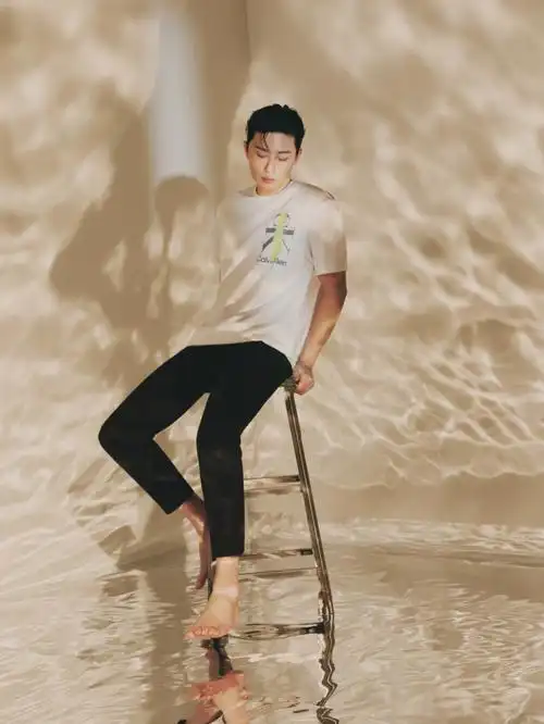 朴叙俊calvinklein