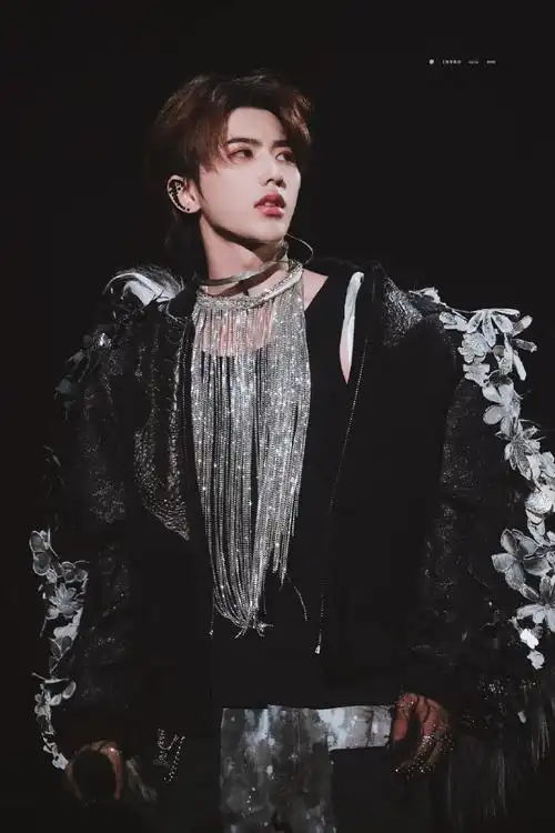 蔡徐坤#在我的这颗小星球里面,你就是温柔跟璀璨,即使旁的宇宙再缆