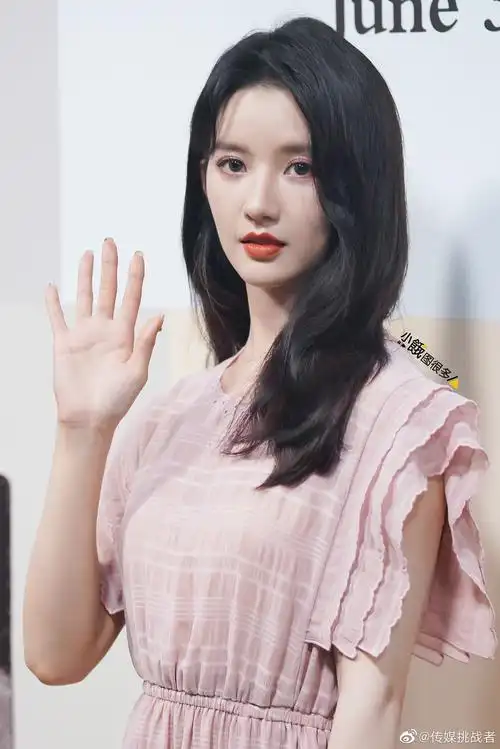 lxn 硬糖少女门面刘些宁生图合集,刘姐也太好看了吧……__财经头条