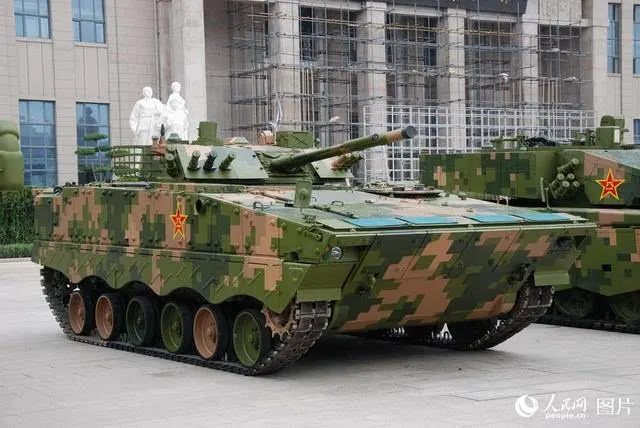 独家:中国精锐装备大集结 "钢铁长城"闪耀军博