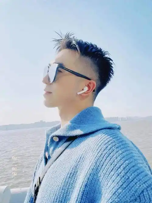 不管了过年就留这10款短发痞帅