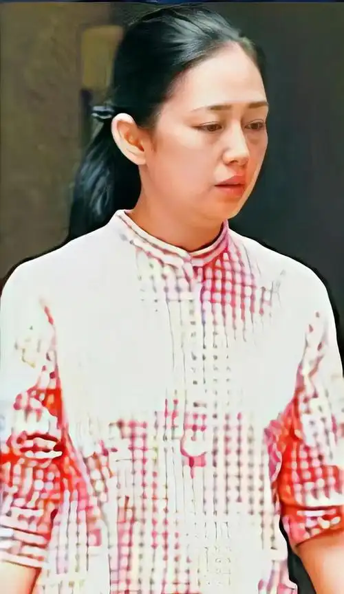 少女时期的朱丽倩美到令人挪不开视线难怪被天王刘德华宠30年