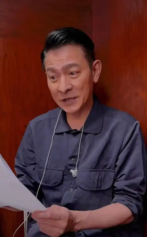 著名导演痛批成龙刘德华一个就喜欢忽悠人一个沦为票房毒药