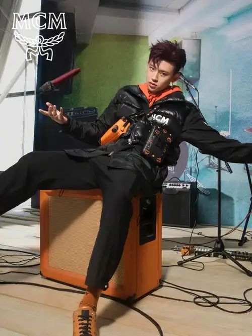 全身上下小鬼王琳凯装备自我风范