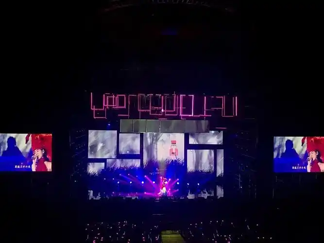 2016张碧晨北京自饰者演唱会大屏幕视觉设计