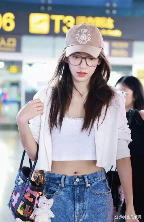 作为"奶潇"的忠实粉丝,我看到这组照片不禁感到心痛