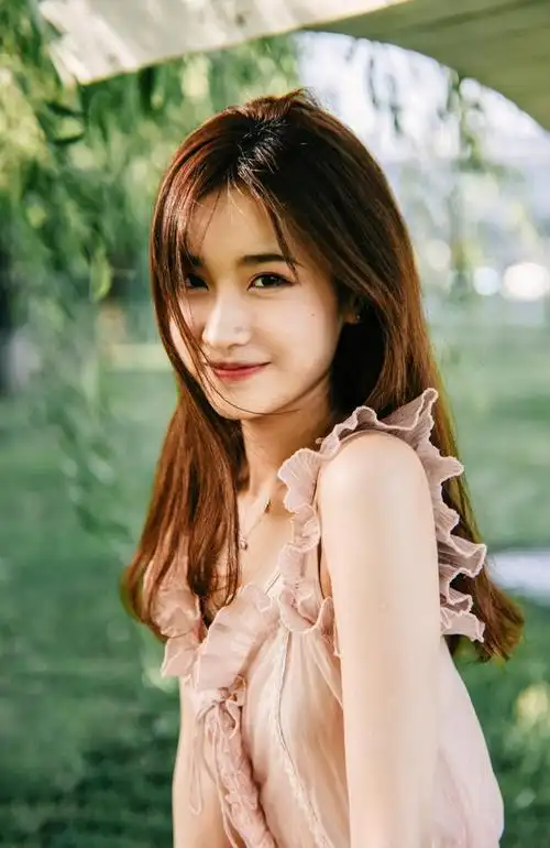 华彩少年钟颖公式照首发发扬国风实力不凡