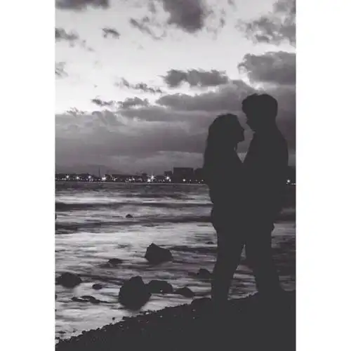 欧美头像黑白海边情侣意境留白neko愣