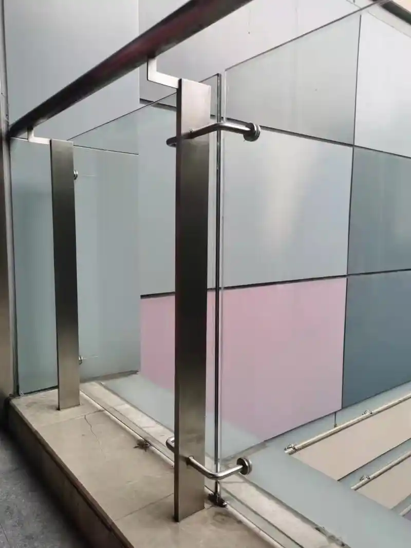 客户应用案例分析:为什么都在选择不锈钢玻璃护栏?