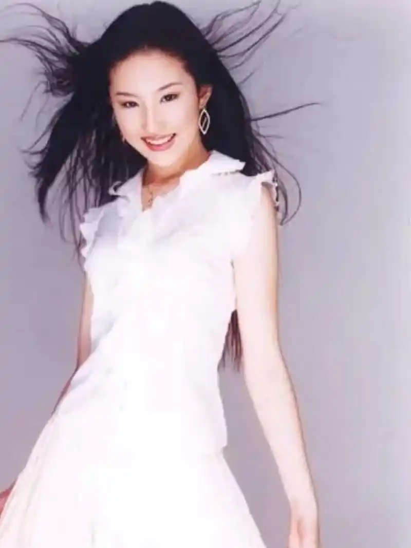 刘亦菲15岁写真 好有那个年代的感觉. #古装美人图鉴