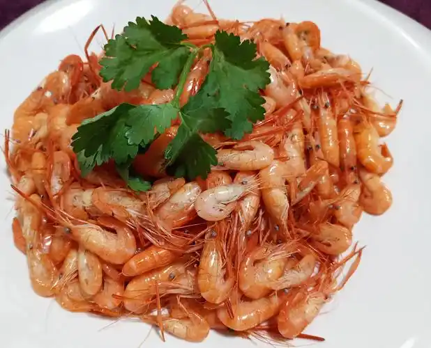 白芍北江野生河虾,壳薄肉鲜,保持原汁原有的鲜甜味,含有丰富的蛋白和