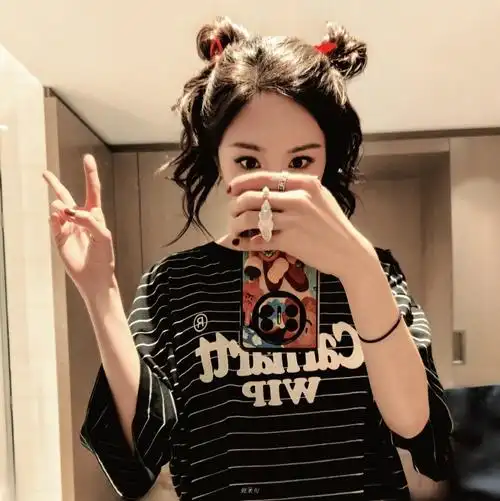 老婆旅行碎片96    - 杨幂 头像  #杨幂黑色新中式