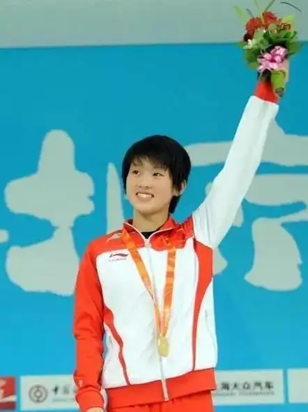 回顾:她3岁被弃,20岁斩获22个世界冠军,母亲后悔想认亲,结果如何?
