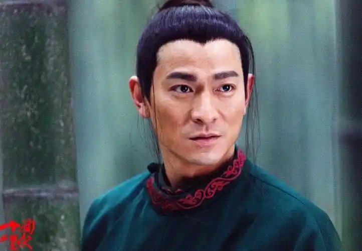 1983年,《神雕侠侣》杨过1984年,《鹿鼎记》康熙1985年,《杨家将》杨