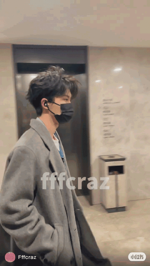 马嘉祺这一次带了多少大衣风衣哇!好看爱看多穿!