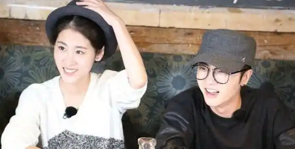 华晨宇张碧晨官宣生子后,两年来的隐忍与妥协!