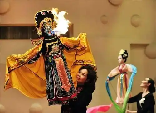 杖头木偶初体验!灵动指尖,领略古艺情缘的延续