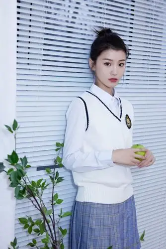 难怪张翰签约王子菲生图颜值太能打天生演员脸