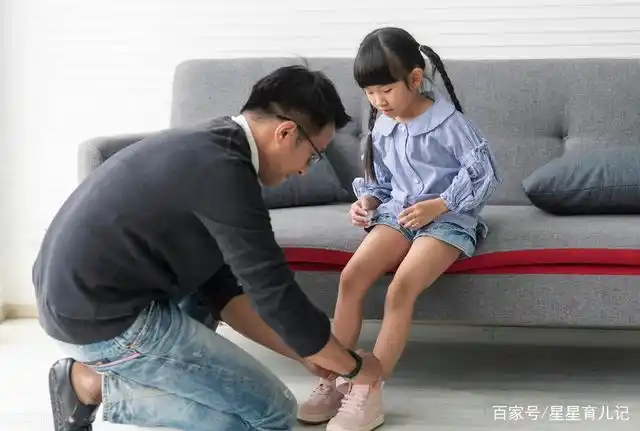 早穿鞋和总光脚的宝宝,发育情况差得不是一星半点,父母要重视