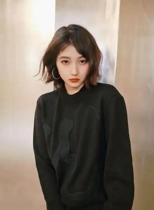 关晓彤新年剪了短发造型可爱又漂亮很清新减龄的感觉