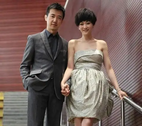 2010年,孙东海拿艾滋针头抵李小冉喉,李小冉:求求你,放过我吧