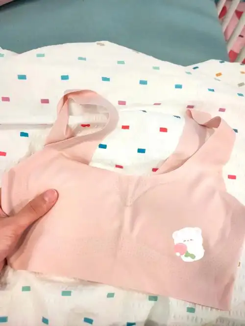 98同学还取笑我说01都上初二了还在穿小背心,我们都在穿内衣了