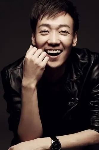 辛柏青,中国大陆男演员,毕业于中央戏剧学院. 戏好人不红啊