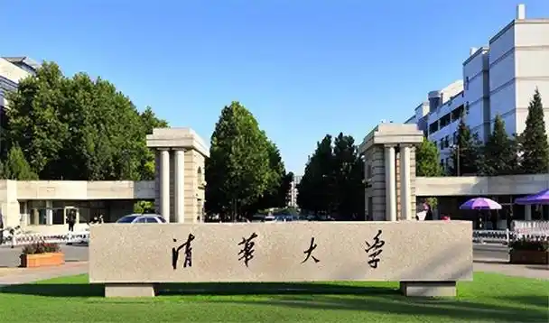 回顾:15年农村娃677分上清华,靠养猪艰难生活为5000块学费发愁