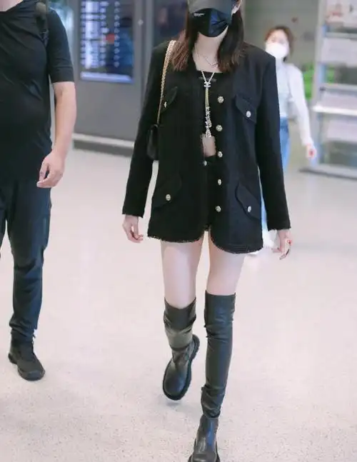 关晓彤腿到底有多细紧身长靴一般人穿就是灾难她太适合了