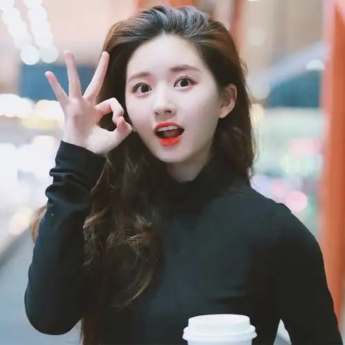 超甜流行ok手势女生头像图片