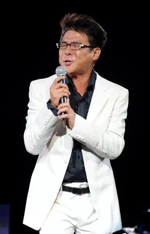 华语乐坛十位经典男歌手,你一定听过他们的歌