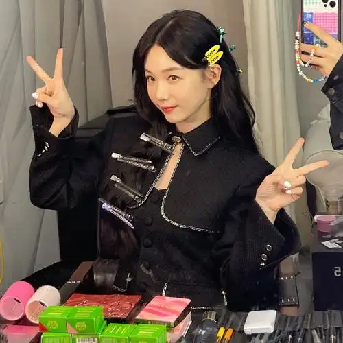 徐梦洁小彩虹头像