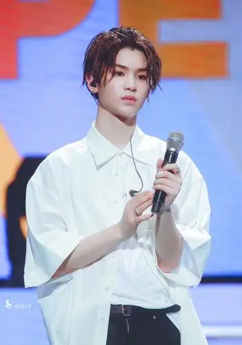 justin黄明昊
