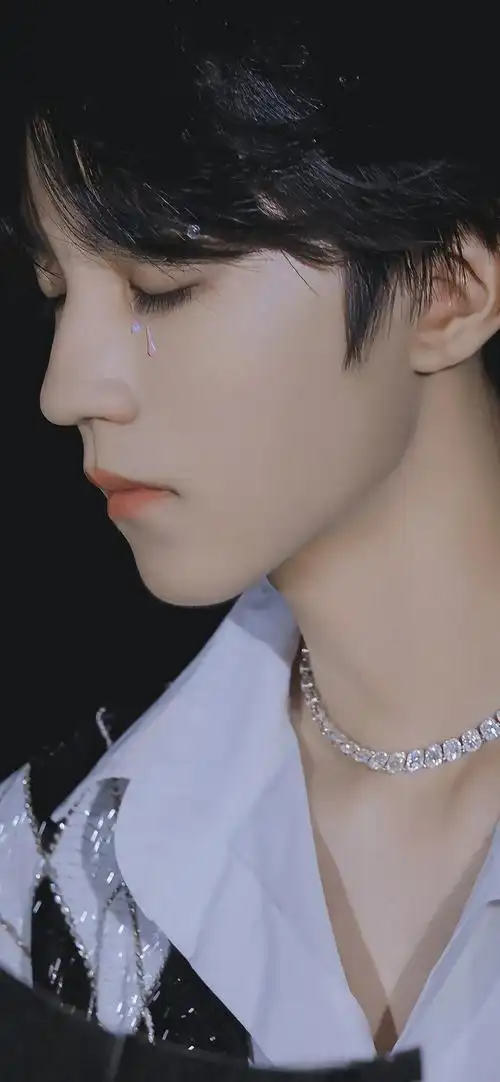 2021男明星壁纸王俊凯高颜值写真