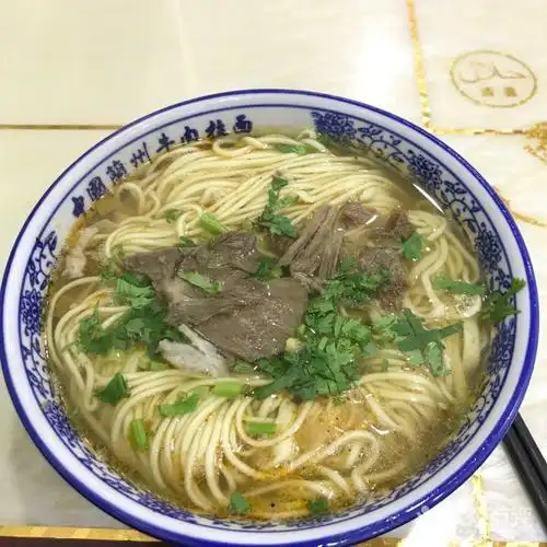 兰州牛肉面为什么会成为很火的一道美食听小编来给大家讲一讲
