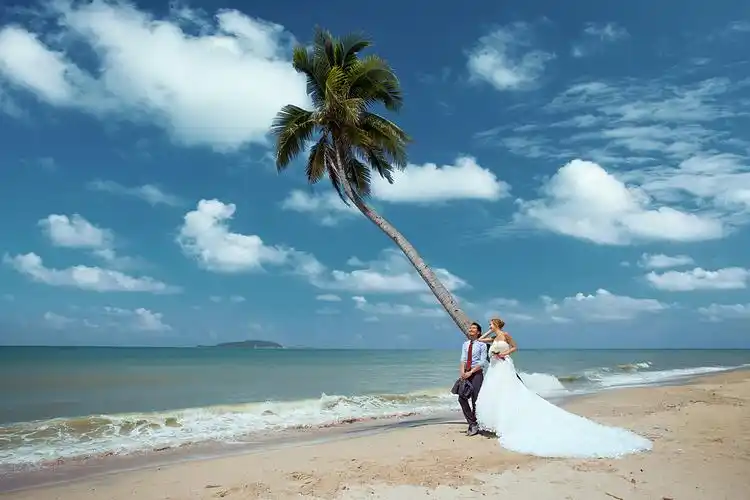 来源: 三亚美仑映画婚纱摄影