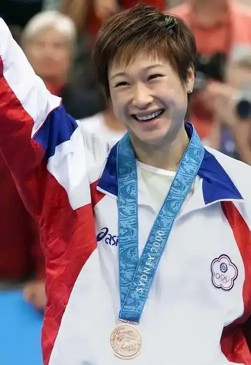 曾和肖战恋爱,如今成教授_女队_决赛_陈静