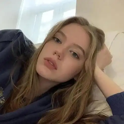 2020微信新版高冷欧美女生头像