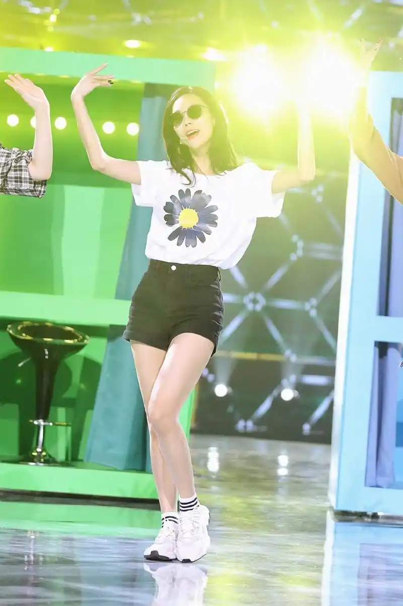 王霏霏撩人舞姿彩排图片46