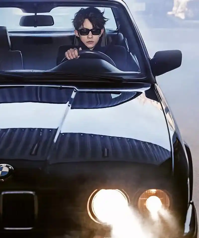 宝马中国2020年官宣易烊千玺成bmw新生代代言人6015 	 博主认为