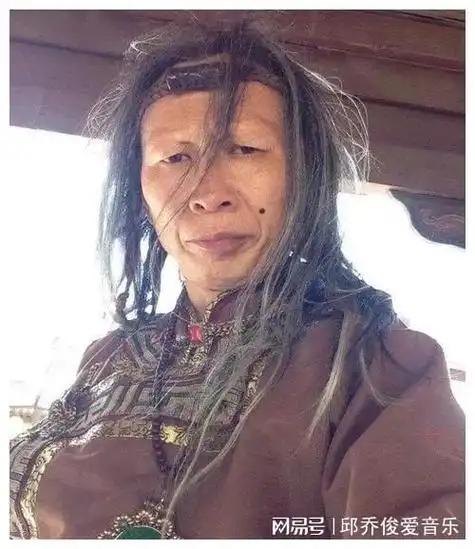 娱乐圈七位"丑"男演员的老婆,为啥个个貌美如花!