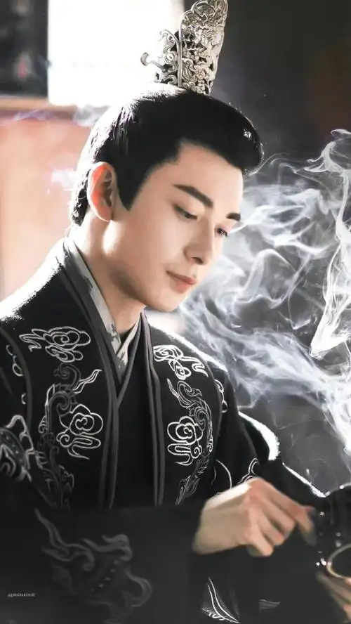 最让人心疼的古装男星(古装帅气又仪态端方的8位男星)(29)