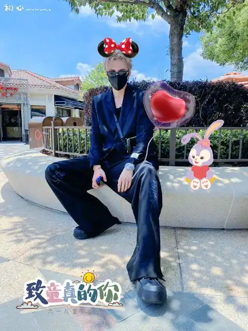 迪士尼偶遇刘宇宁##刘宇宁 迪士尼乐园##刘宇宁珠帘玉幕##珠帘玉幕