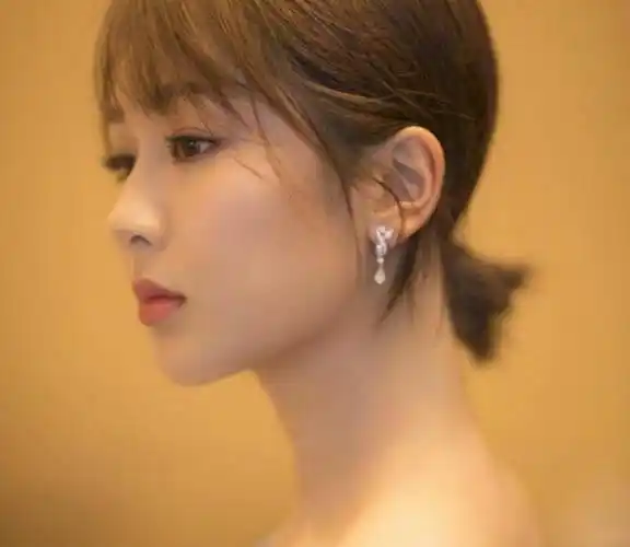 女明星侧颜大比拼:杨幂靓过李冰冰,章子怡不愧是最上镜谋女郎_鼻子