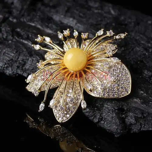 【趣拍拍】 蜜蜡桃花胸针 21.03g